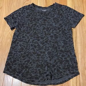 Old navy black graphic tee